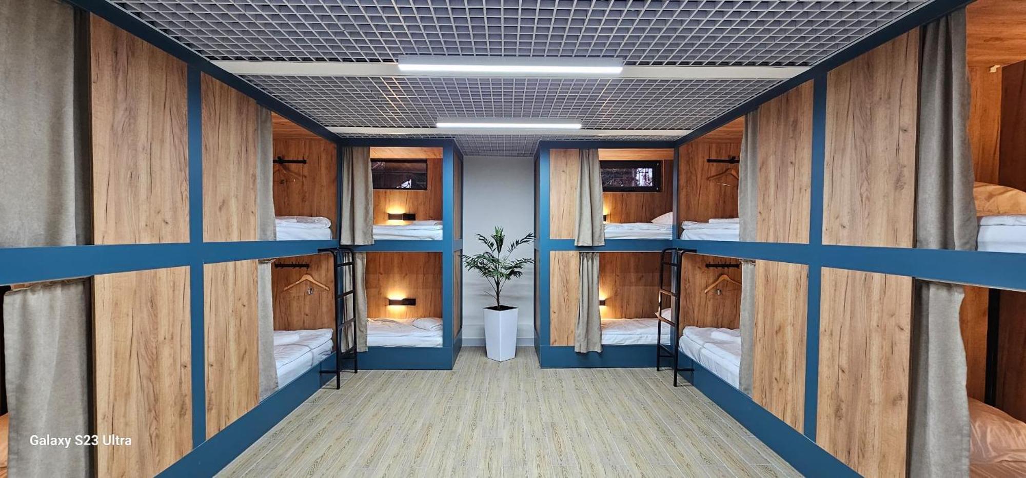 Ocean Hostel Oš Esterno foto